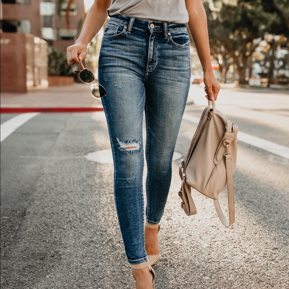 High Rise Booty For Days medium wash skinny jeans - Picture 3 of 7